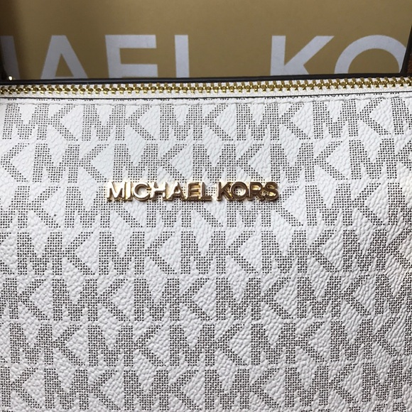 Michael Kors Charlotte LG TZ Tote Vanilla - Picture 3 of 9